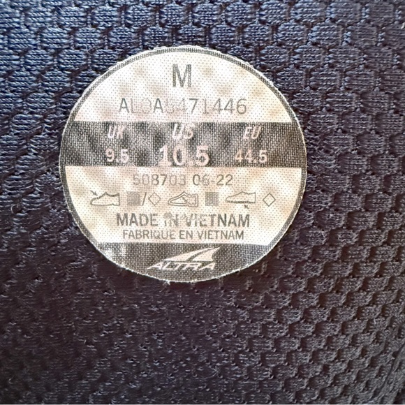 Altra Sneakers - Picture 7 of 10